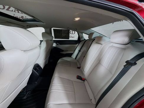 Used 2018 Honda Accord Touring image 29