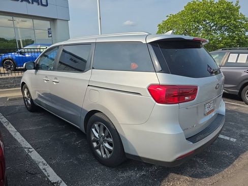 Used 2019 Kia Sedona EX FWD image 6