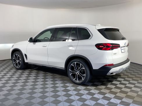 New 2026 BMW X5 sDrive40i w/ Executive Package image 3