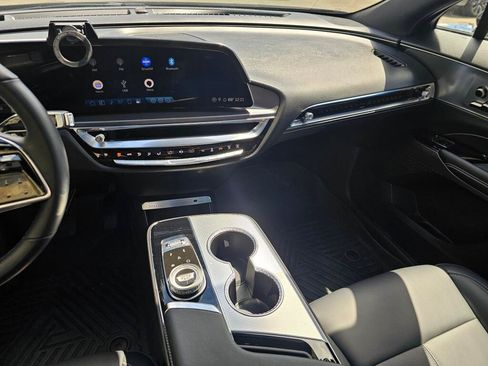 Used 2024 Cadillac Lyriq Tech RWD image 23