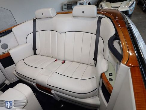 Used 2014 Rolls-Royce Phantom Drophead Coupe image 21