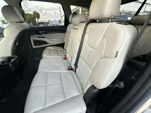 Used 2023 Kia Telluride EX image 23