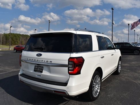 Used 2023 Ford Expedition Platinum image 4