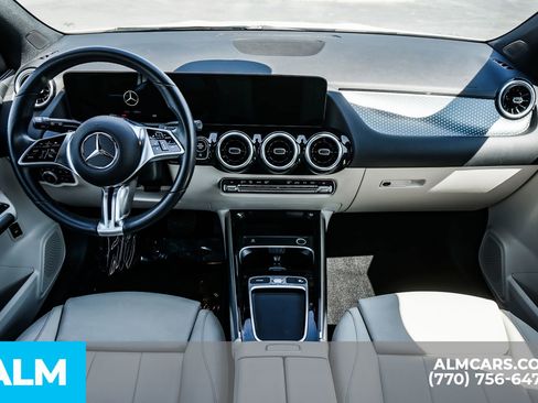 Used 2025 Mercedes-Benz GLA 250 4MATIC image 30