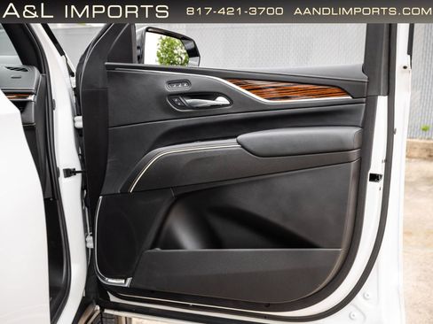 Used 2024 Cadillac Escalade ESV Premium Luxury w/ Performance Package AWD/4WD image 60