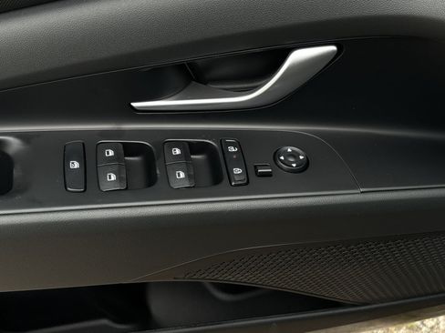 New 2026 Hyundai Elantra SE FWD image 15