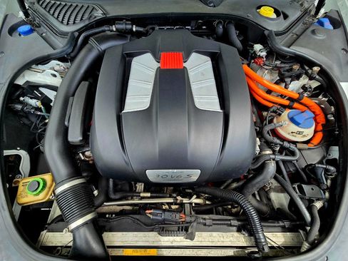 Used 2015 Porsche Panamera S w/ Premium Package image 11