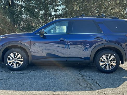 New 2026 Nissan Pathfinder SL AWD/4WD image 13