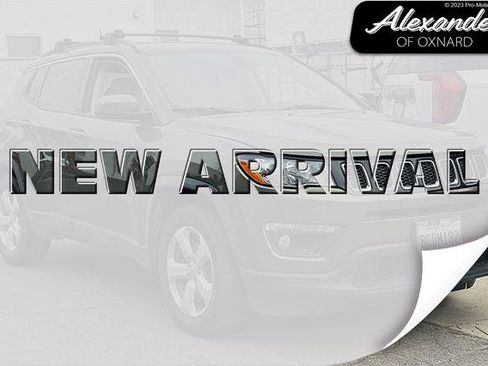 Used 2017 Jeep Compass Latitude FWD image 1
