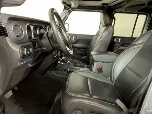 Used 2023 Jeep Wrangler Unlimited Sahara w/ Cold Weather Group AWD/4WD image 17