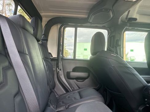 Used 2023 Jeep Gladiator Sport image 26
