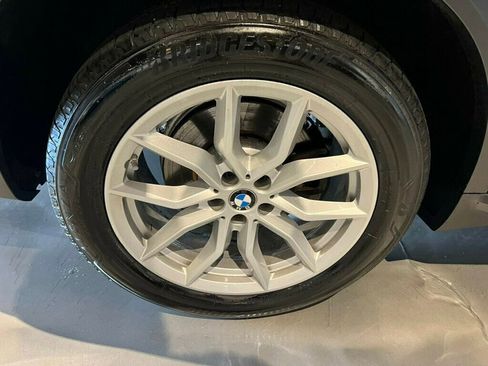 Used 2022 BMW X5 xDrive40i w/ Premium Package image 12