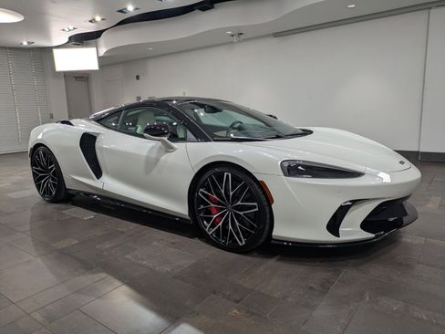 New 2025 McLaren GTS image 22