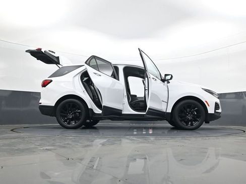 Used 2024 Chevrolet Equinox LS w/ LS Convenience Package image 33