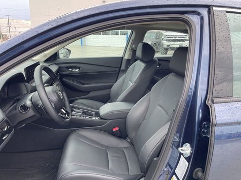 Used 2025 Honda Accord EX-L image 9