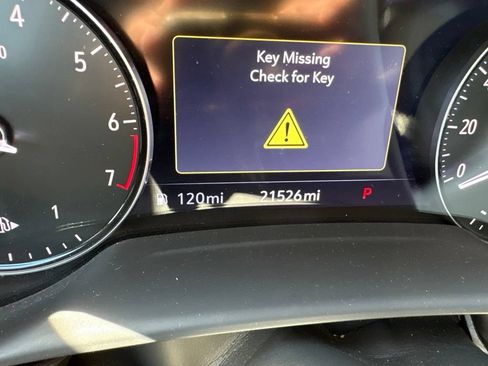 Used 2021 Buick Envision Essence w/ Technology Package I FWD image 11