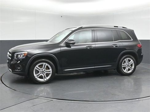 Used 2021 Mercedes-Benz GLB 250 4MATIC image 4