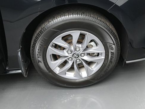 Certified 2025 Toyota Sienna LE w/ LE Plus Package image 36