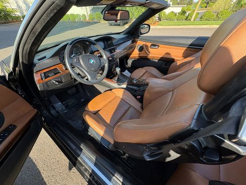 Used 2011 BMW 335i Convertible RWD image 11