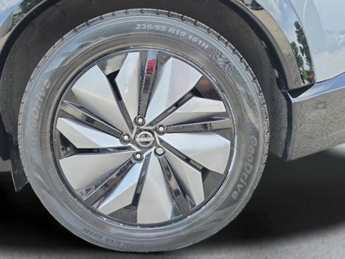 Used 2025 Nissan Ariya AWD image 49