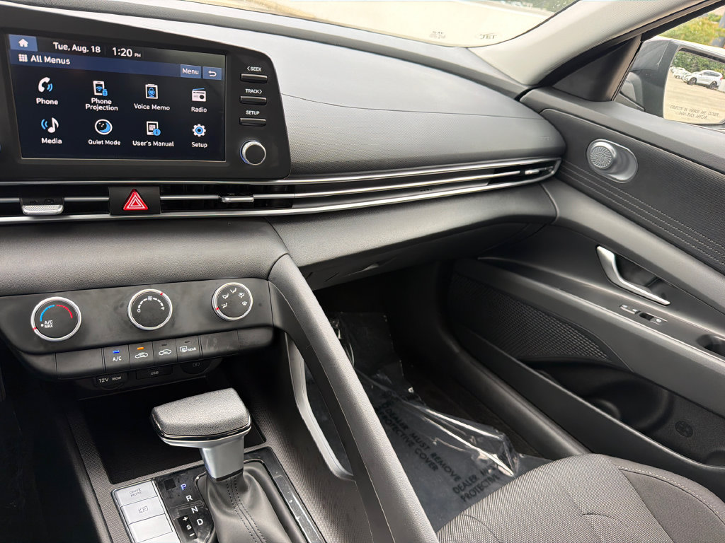 Used 2026 Hyundai Elantra SE FWD image 20