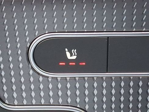 Certified 2022 Mercedes-Benz GLB 250 4MATIC image 26