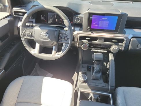 New 2026 Toyota 4Runner SR5 AWD/4WD image 26