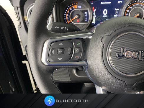 New 2026 Jeep Wrangler Unlimited Sahara AWD/4WD image 20