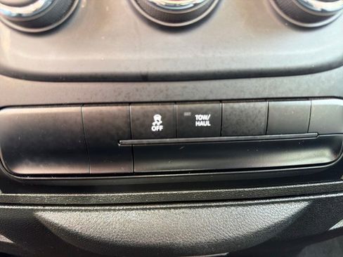 Used 2024 RAM 1500 Classic SLT image 24