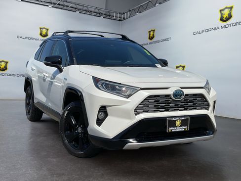 Used 2020 Toyota RAV4 XSE w/ XSE Grade Weather Package AWD/4WD image 3