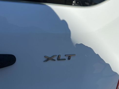 Used 2018 Ford Transit 150 XLT image 8