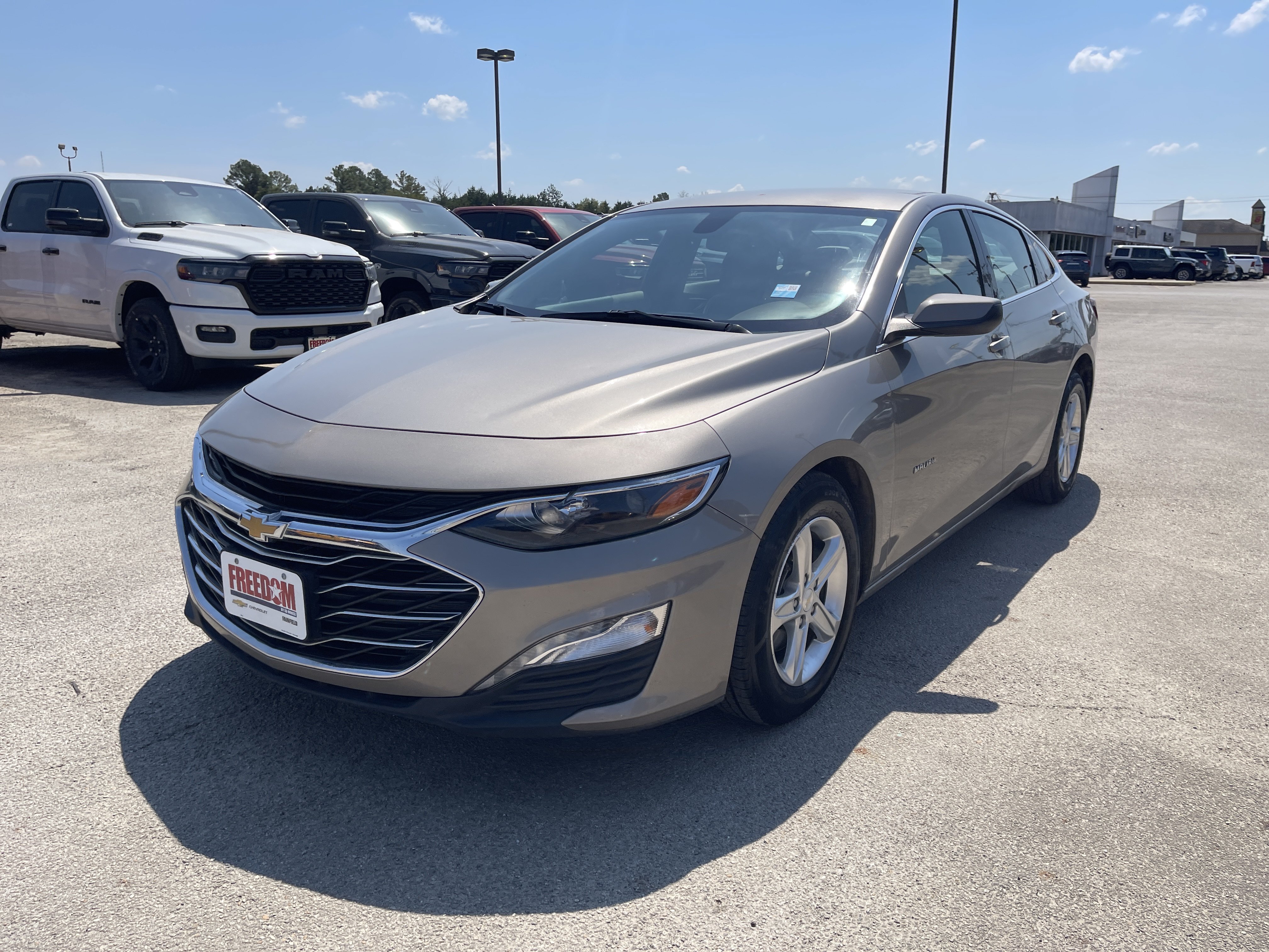 Used 2022 Chevrolet Malibu LT FWD image 9