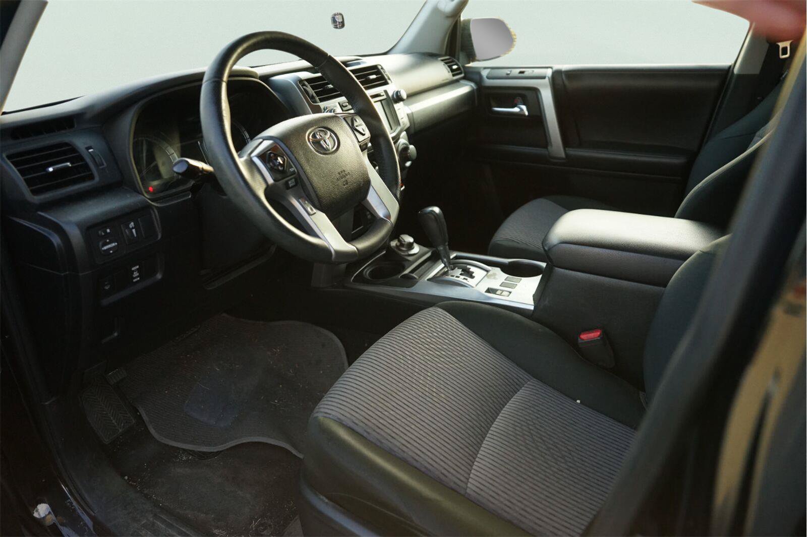 Used 2019 Toyota 4Runner SR5 AWD/4WD image 3