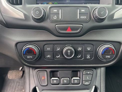 Used 2021 GMC Terrain SLT w/ Infotainment Package II image 29