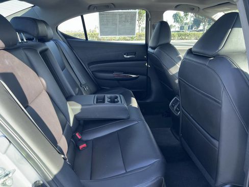 Used 2017 Acura TLX V6 image 12