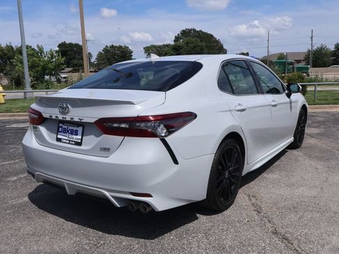 Used 2024 Toyota Camry XSE FWD image 7