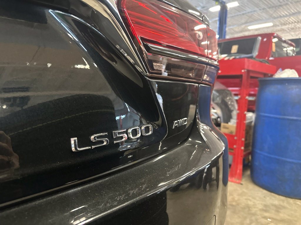 Used 2021 Lexus LS 500 AWD w/ Accessory Package (Z2) image 6