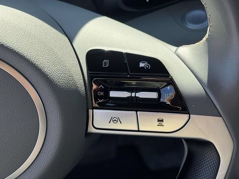 Used 2025 Hyundai Elantra SEL FWD image 22