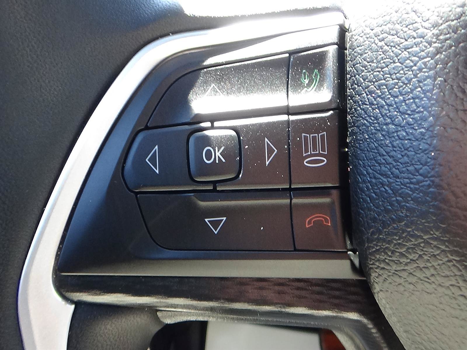 Used 2025 Jeep Grand Cherokee L Altitude AWD/4WD image 24