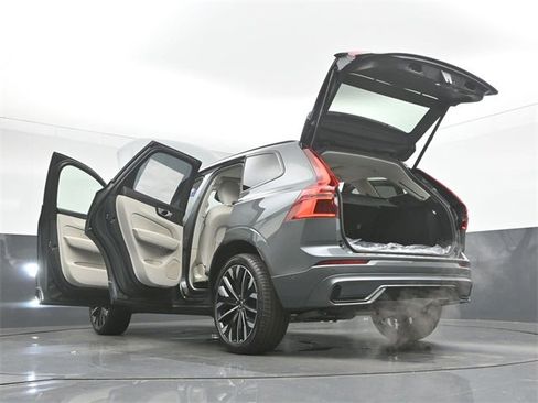 New 2026 Volvo XC60 B5 Ultra w/ Protection Package Premier image 57