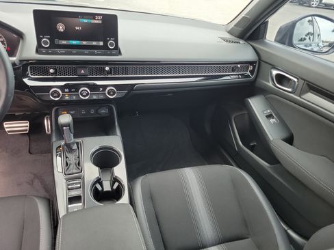 Used 2025 Honda Civic Sport image 17