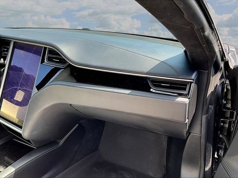 Used 2019 Tesla Model S Performance AWD/4WD image 24