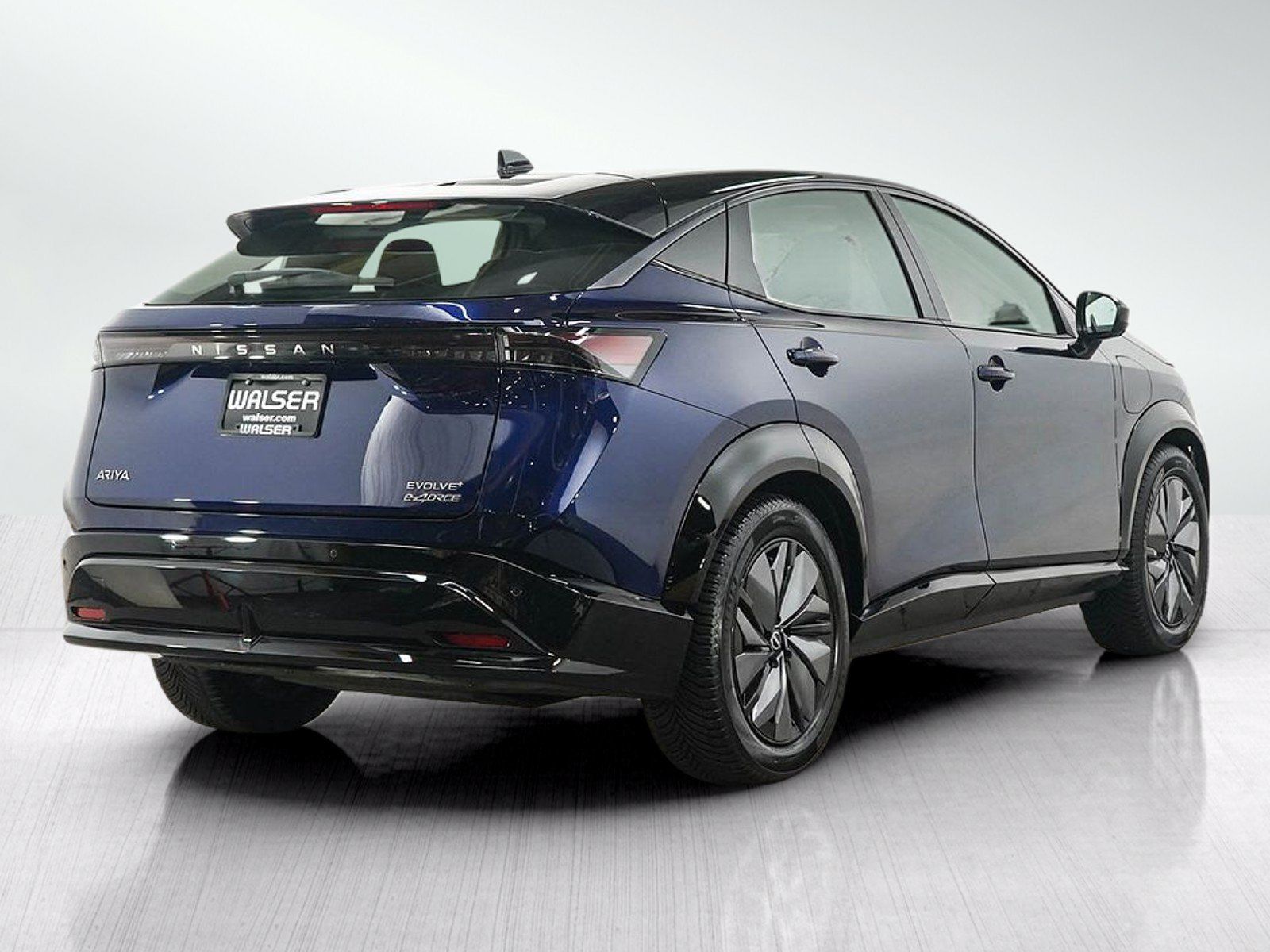 Used 2023 Nissan Ariya AWD image 5