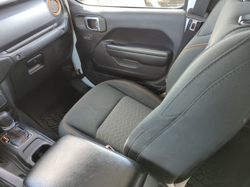 Used 2021 Jeep Gladiator Mojave image 17