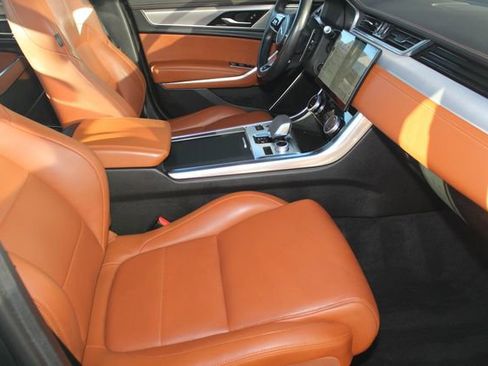 Used 2022 Jaguar XF R-Dynamic SE image 3