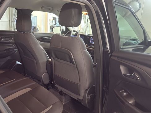 Used 2024 Chevrolet TrailBlazer LT w/ Convenience Package FWD image 11