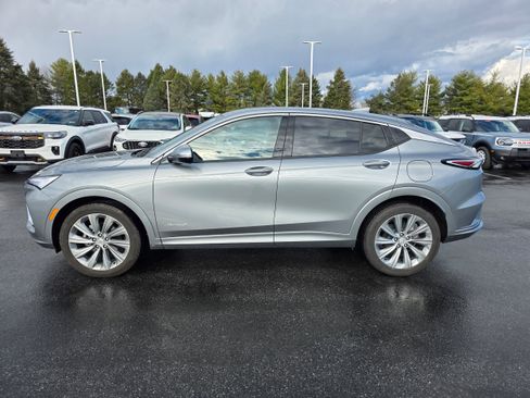 Used 2024 Buick Envista Avenir image 2