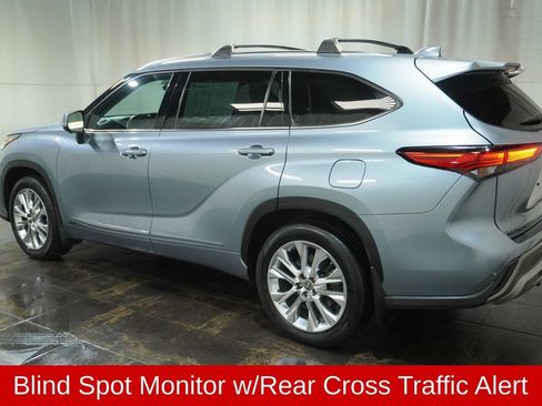 Used 2023 Toyota Highlander Limited AWD/4WD image 9