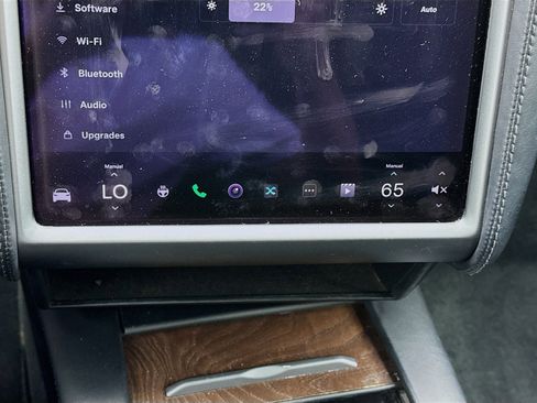 Used 2019 Tesla Model X image 12