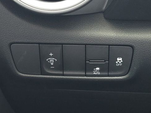Used 2023 Hyundai Kona SE FWD image 29